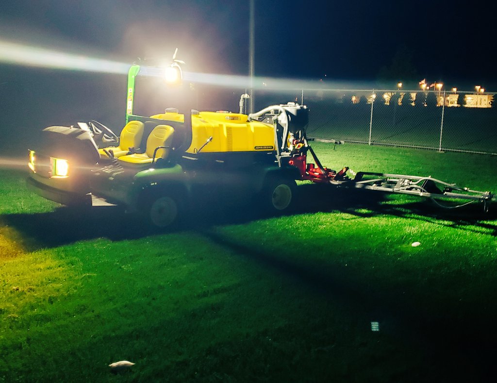 ColtonWaring's tweet photo. After all the rain time to get for the second PGR application.  Glad to have quality equipment that can cover a lot of ground.  #johndeere2020A #John 
#Turf https://t.co/GhRNJUEzHH