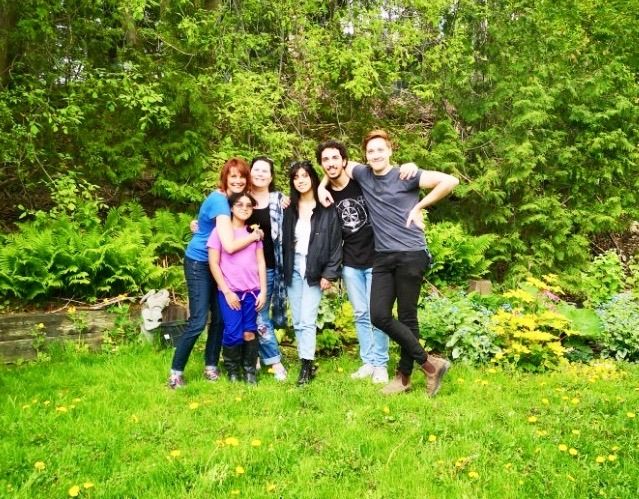 AbbyZotzMusic's tweet photo. #SEEYOURFACE #VIDEOSHOOT was a blast week & we got the sweet, spring green we wanted! Thanks amazing cast & crew, incl my beautiful niece Anntonia, her mom Leslie Marcucci & grandpa Danny Marcucci. Release is end of June. More pics to follow 📷 Sheena D. Robertson @whimsicalSDR https://t.co/AJQx3tLFKI