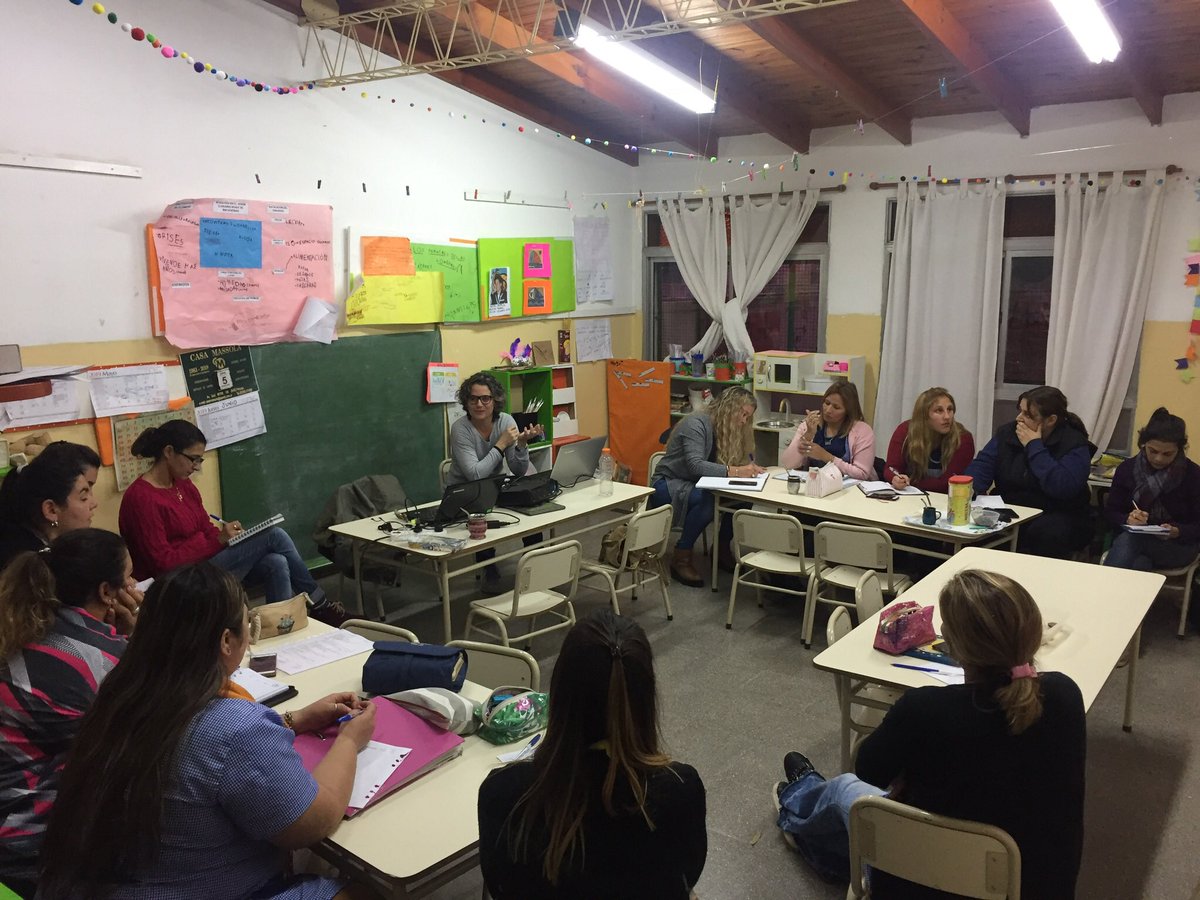 ciiehenderson's tweet photo. Acompañamiento Escuela en el Jardín N 902 sobre la actualización del DC en el área de Educación Artística a cargo de la capacitadora @AnaLucaPinedo1 https://t.co/4E3BFBL8As