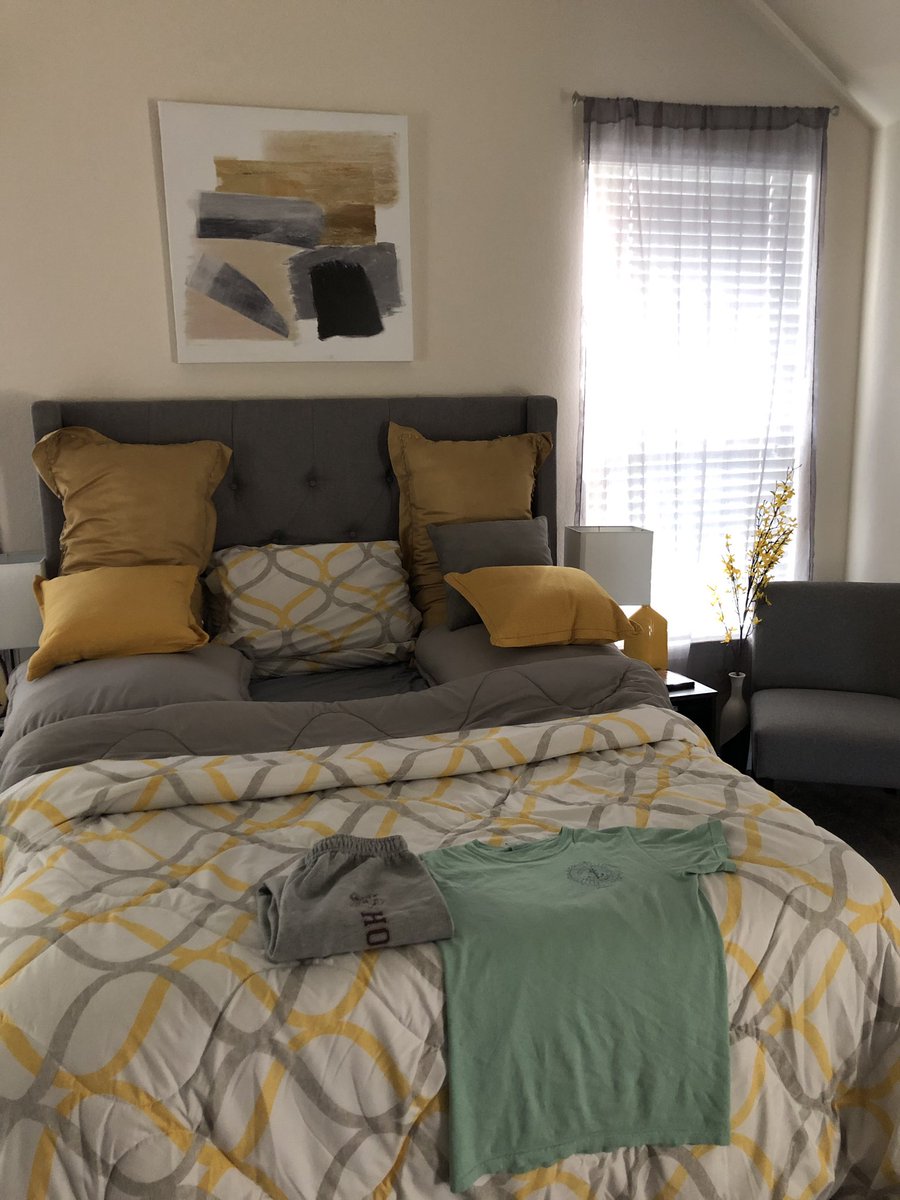 Shelbieebee's tweet photo. Guys... my husband texted me this morning and said he made me a “Cozy Fortress for watching Netflix” before he left this morning. I come home after work to this. He even laid out my PJ’s. I don’t deserve him 😫🥰 https://t.co/5KM3xbBwDS