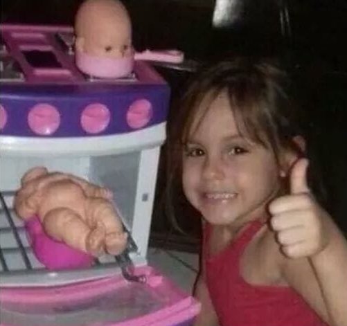 caismila's tweet photo. "não, pq mulher ja nasce com instinto materno"

eu: https://t.co/EEs0GR8yzX