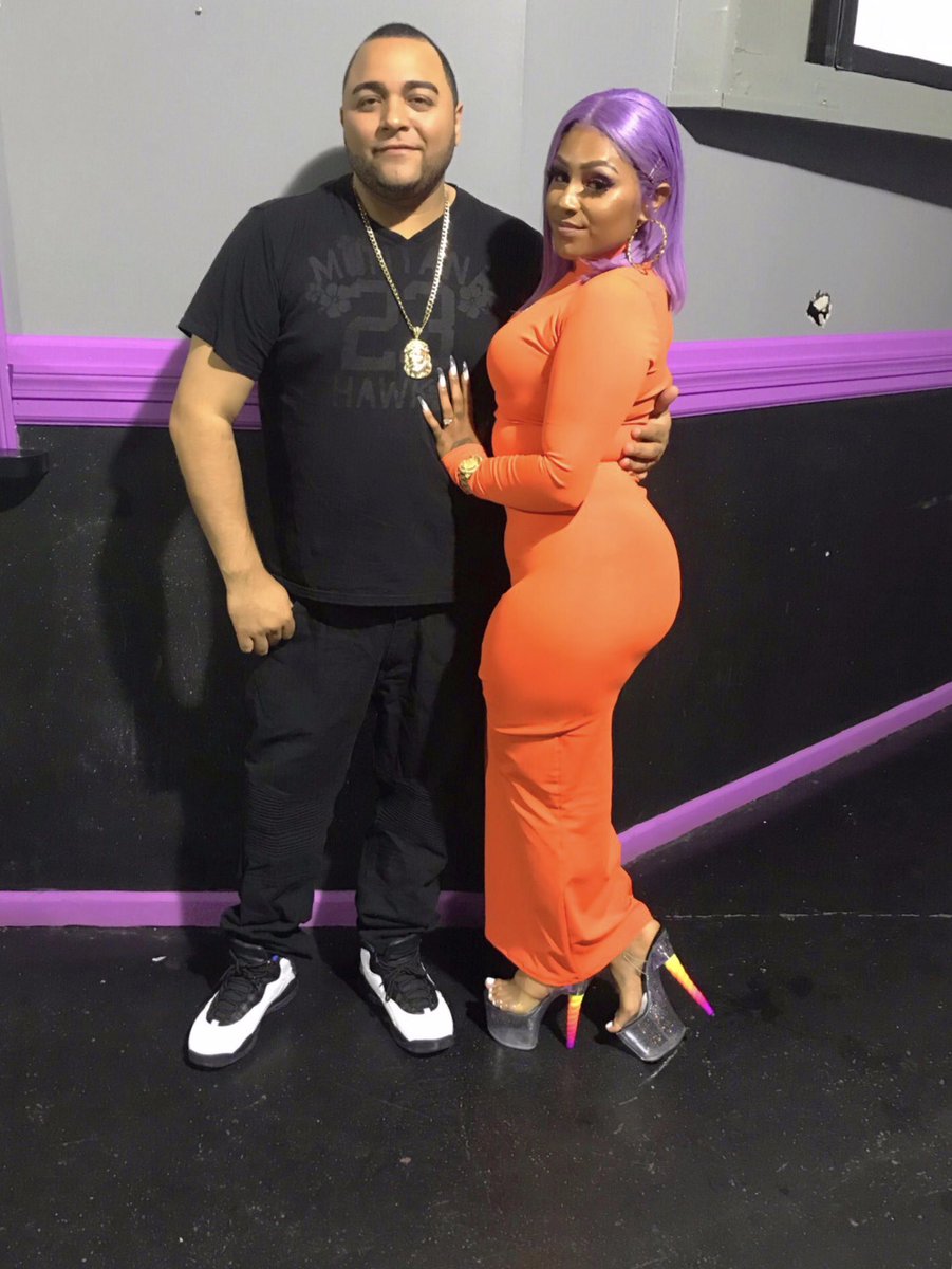 Honeysavagee's tweet photo. 🖤✨🤞🏽🤟🏽 https://t.co/Drp1vTQJlW