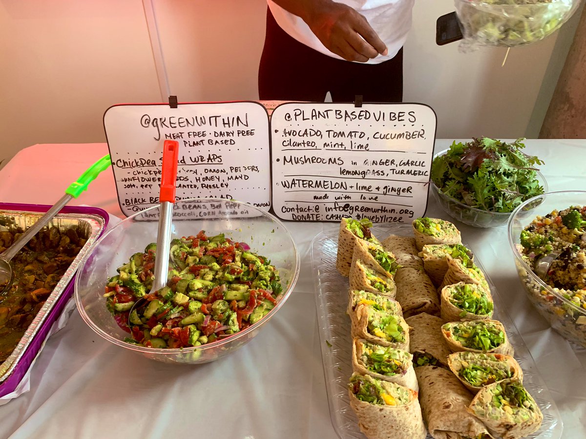 plantbasedvibes's tweet photo. today, we provided food for some really special souls. so grateful for this circle we've manifest this year, it's very powerful. 💚 #greenwithin #blacklivesmatter #blackhealthmatters #plantbasedvibes https://t.co/FZT5OgWnPw