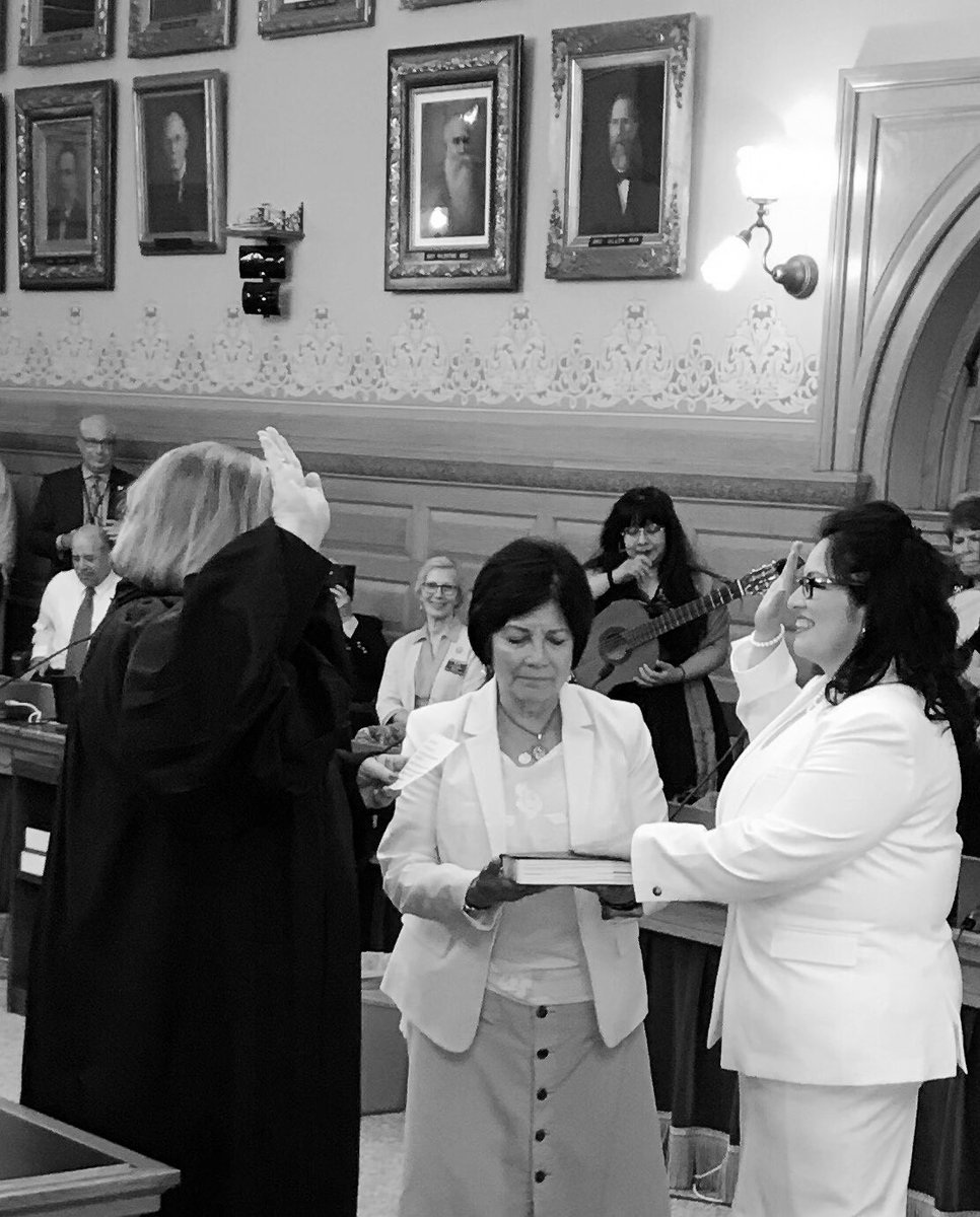 NavarroBernachi's tweet image. Congratulations Madame Secretary @KansasDOL Delia Garcia on your Swearing in ceremony today. Honored meeting you and looking forward to constructive collaboration between #KSDOL &amp;amp; @ConsulMexKan