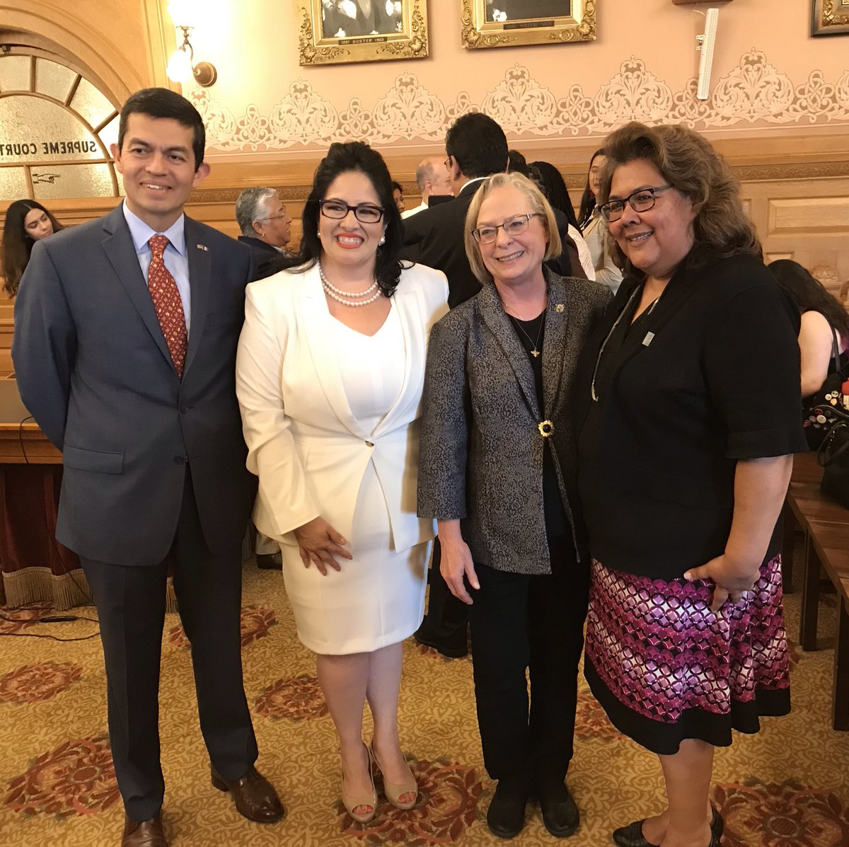 NavarroBernachi's tweet image. Congratulations Madame Secretary @KansasDOL Delia Garcia on your Swearing in ceremony today. Honored meeting you and looking forward to constructive collaboration between #KSDOL &amp;amp; @ConsulMexKan