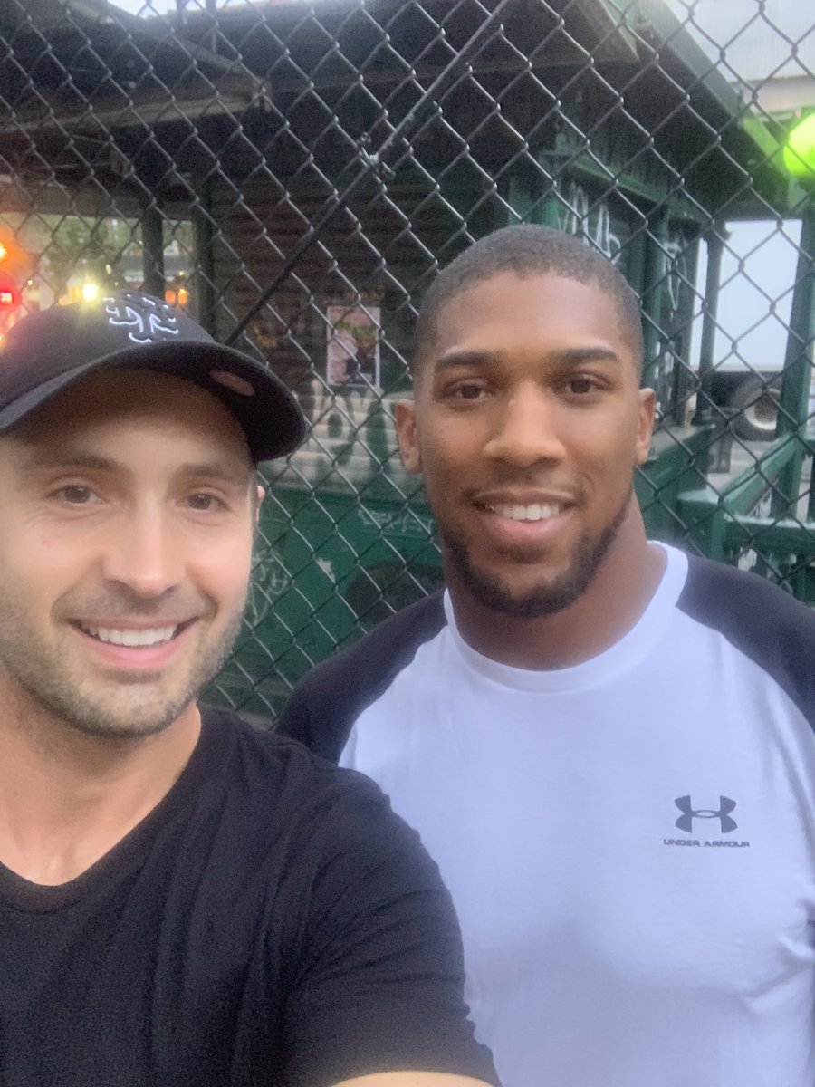 _barney_'s tweet photo. Hanging with the Peoples Champ in NYC  @anthonyfjoshua https://t.co/2IjWphOJT3