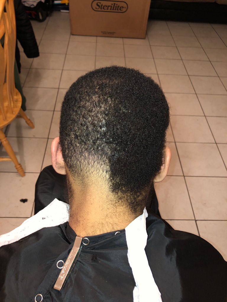 FreakyLijahh's tweet photo. Stop Playing Yourself &amp; Book Me NOW 🔨💈
Dm Me On IG: CutsByLijahh
Or Book From The App 🤙🏽 https://t.co/9h1bC08xMK https://t.co/Rc7l6KuCPl