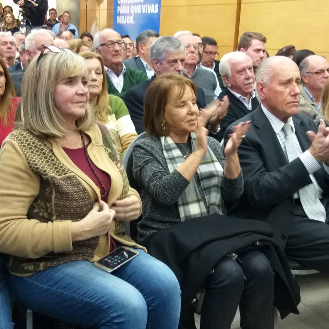 Jjusticiasocial's tweet photo. @RLavagna Presidente inauguro la Casa de #consenso19 estuvo presente @chicheduhaldeok @Cris_Frattini @DiGiuseppeWal @EduardoAmalvy @claudianieto65 @MarcelaBianch14 @MarcoLavagna @ChicheConectada @PLealta @eduardoaduhalde @gusfmonteiro @TOPOarg #HayFuturo https://t.co/igZ7J45enU