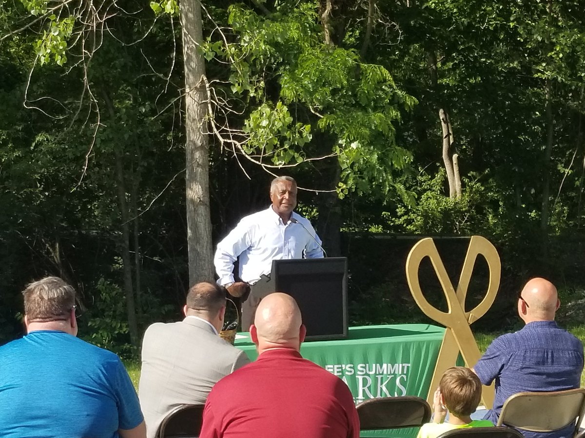 JacksonCo_Rail's tweet photo. We are excited to announce the opening of another trail head on the Rock Island Trail at Hartman Park. Thank you to the @cityofLS @lspr for a perfect stop on the Trail to rest, fill your water bottle or fix your bike. https://t.co/2T6Q4XFnFx