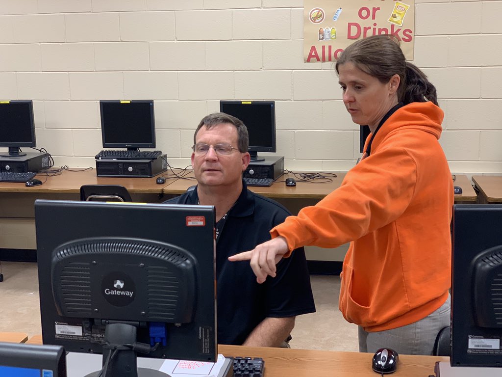 halltl's tweet photo. โWhat the Tech?โ Final countdown for 2018-2019! #HPSeLead #HPSblendED
#hickoryschools @icardap @RiceTeacher @PrincipalMorni1 https://t.co/okp4gOGRHn