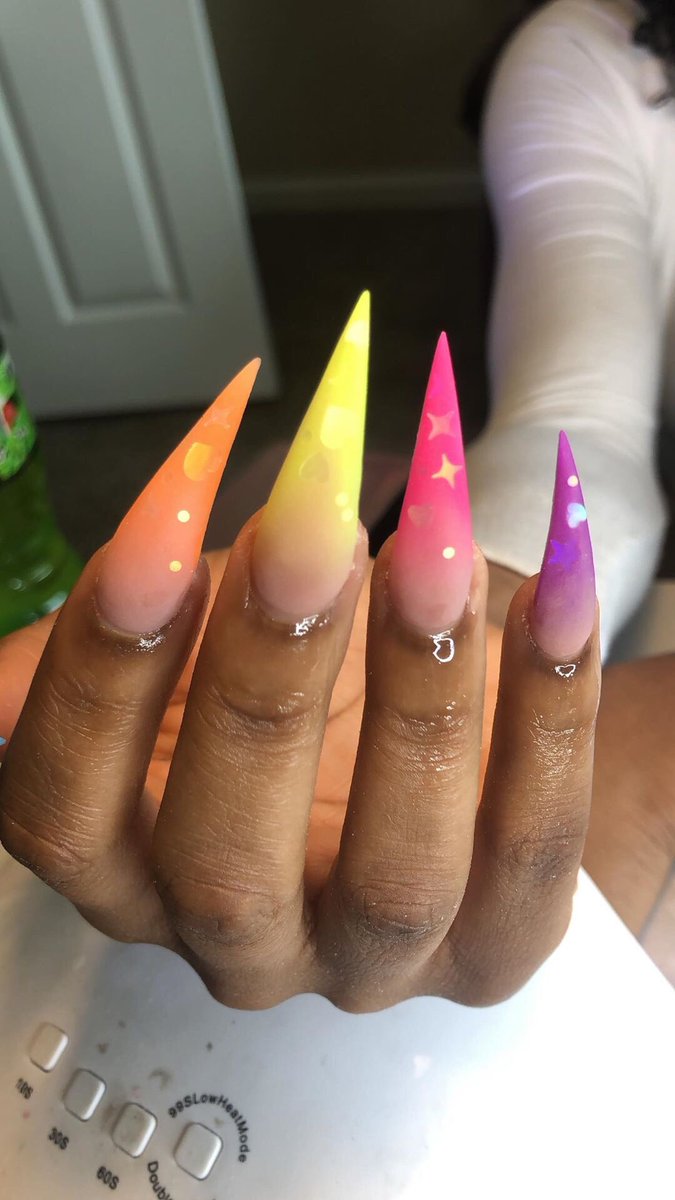 firstBEAUTY_'s tweet photo. 👋🏽Nail tech from Cola, S.C. That will be doing nails in Atlanta from July 11th-13th. Please retweet this so someone from Atlanta and surrounding areas could see this and get their nails done! #blacknailtech #atlnails 
Follow my IG: Nailzbydejaterrell https://t.co/cfRdE7cyD3