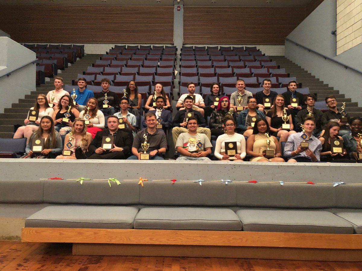 GrLowellTech_HS's tweet photo. Congratulations to the 2019 Gryphon Spring Athlete Award Winners! https://t.co/uaOz9CB9SB