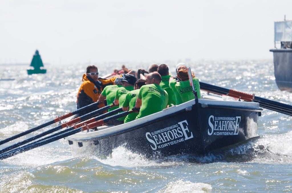 Sloeproeien: “We beuken wel even die Waddenzee over” nlroei.nl/sloeproeien-we…