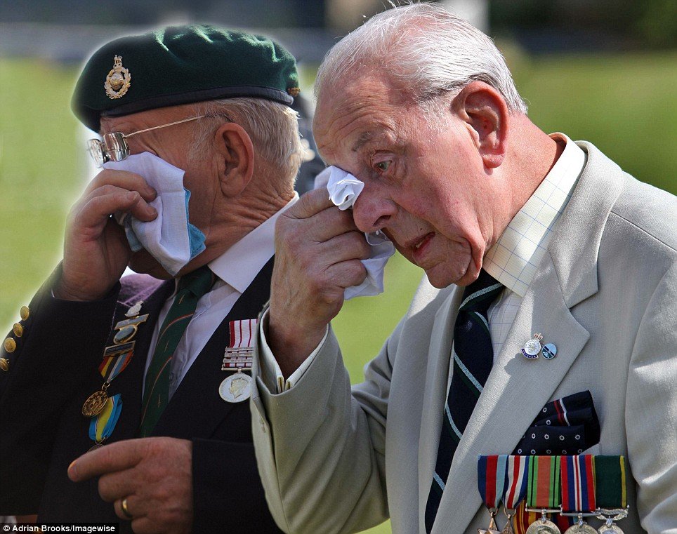JohnNicholRAF's tweet image. As the sun rises today, as you make your breakfast, as the kids head to school, as you savour your freedom, please remember what 156,115 young men were doing exactly 75 years ago to protect that liberty.
Their sacrifice, dedication &amp;amp; courage will never be forgotten. #DDay75