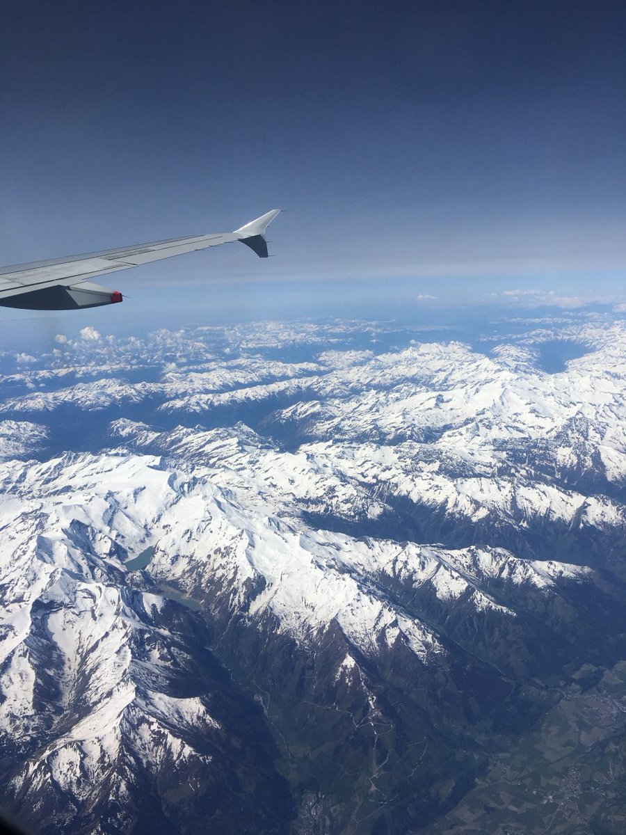 aimlesslyali's tweet photo. Ali on an airplane https://t.co/0kl0Dvm2MI https://t.co/EPX47PyBZO