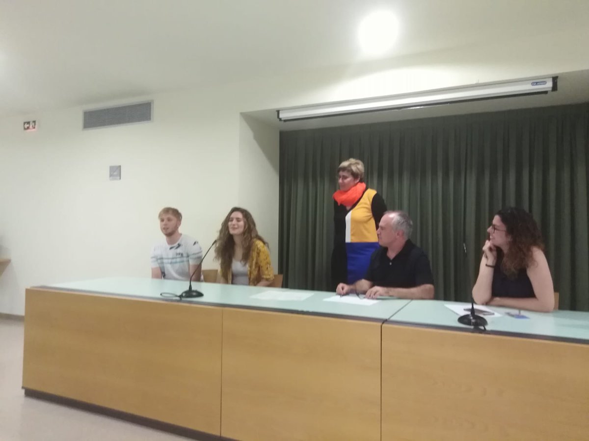 Ahir es van dipositar dos #treballrecerca a la <a href="/bmanresac/">Biblioteca del Casino de Manresa</a> a càrrec dels seus autors, l'Ariadna Fontanet i el Roger Martin. #aprenem #manresa #educació  <a href="/crpbages/">CRP del Bages</a> @jaumeilla <a href="/briosomaria/">Maria Brioso</a>