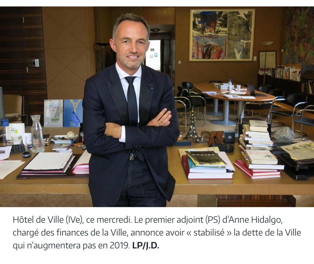 VotreParis's tweet photo. Stabilité des impôts locaux depuis 2014 conformément à la promesse de campagne d’@Anne_Hidalgo, une dette qui n’augmente pas, 10 milliards d’euros d’investissements durant la mandature. C’est ce qu’on appelle une ville bien gérée 👍🏼 @egregoire 

https://t.co/ZyOdzknJGT… https://t.co/JVowYxg60N