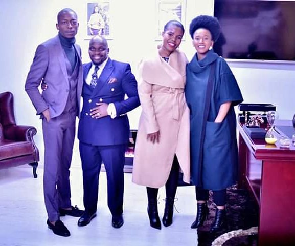 KennethMolefe4's tweet photo. Such a Tremendous Grace here’ Family is just everything.
Sons and Daughters of Uebert Angel and Beverly Angel.

I’m grateful to senior Major for such a brother like you,and thank you for speaking to my Sons and daughter with such a dimension of Wisdom.

Love you Guys https://t.co/bi107VzLFJ