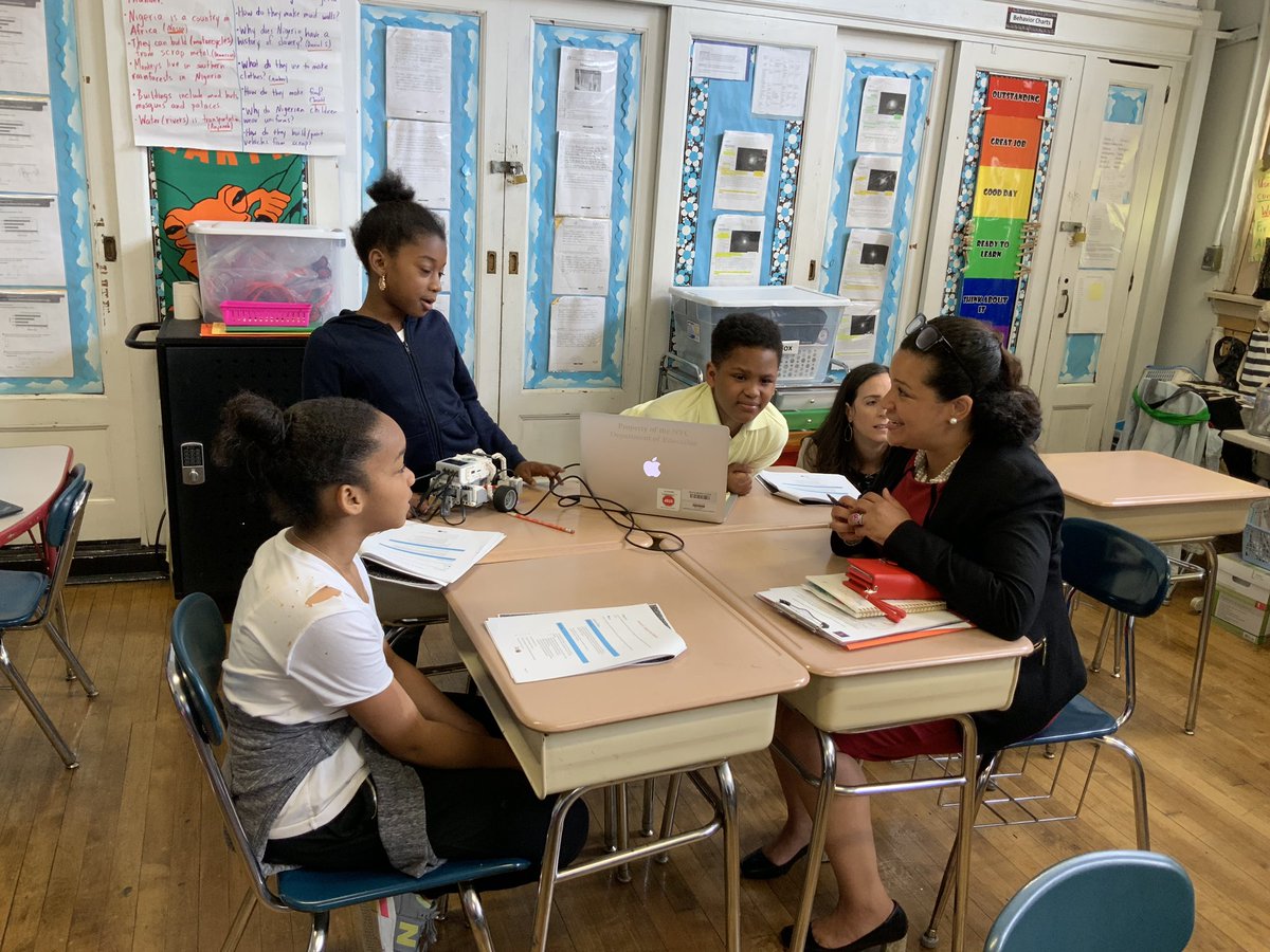 1ManhattanTeam's tweet photo. Thank you First Deputy Chancellor @CWATSONHARRIS for your authentic and loving engagement with our @PS194CC scholars ... and for honoring @PS194MPrincipal and her team’s tireless commitment. #ittakesavillage #D5rising #joypridefocus @MRosalesMBO @ruxdanika @District5NYC https://t.co/xlOPKVj3Gl