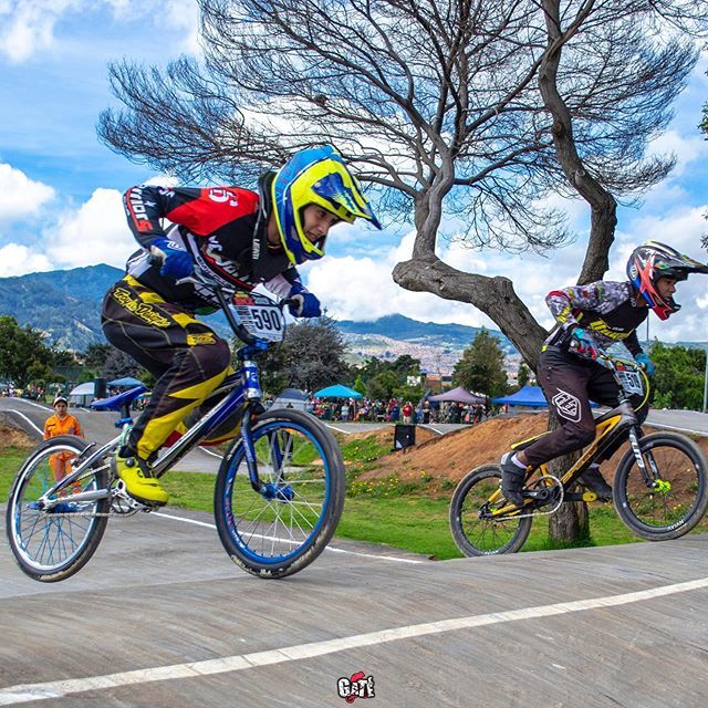 GateBMX's tweet photo. Este fin de semana Pereira será sede de la VII y VIII válida de la Copa Internacional Mariana Pajon @copamarianapajon deseamos lo mejor a todos los corredores.

Aliados: @jfitperformance 
#GateMagazineBMX #Bicicross #BicicrossColombia #BMXRacing #iLoveBMX #bmxrace #GateBMX #… https://t.co/pSx65KnwP0