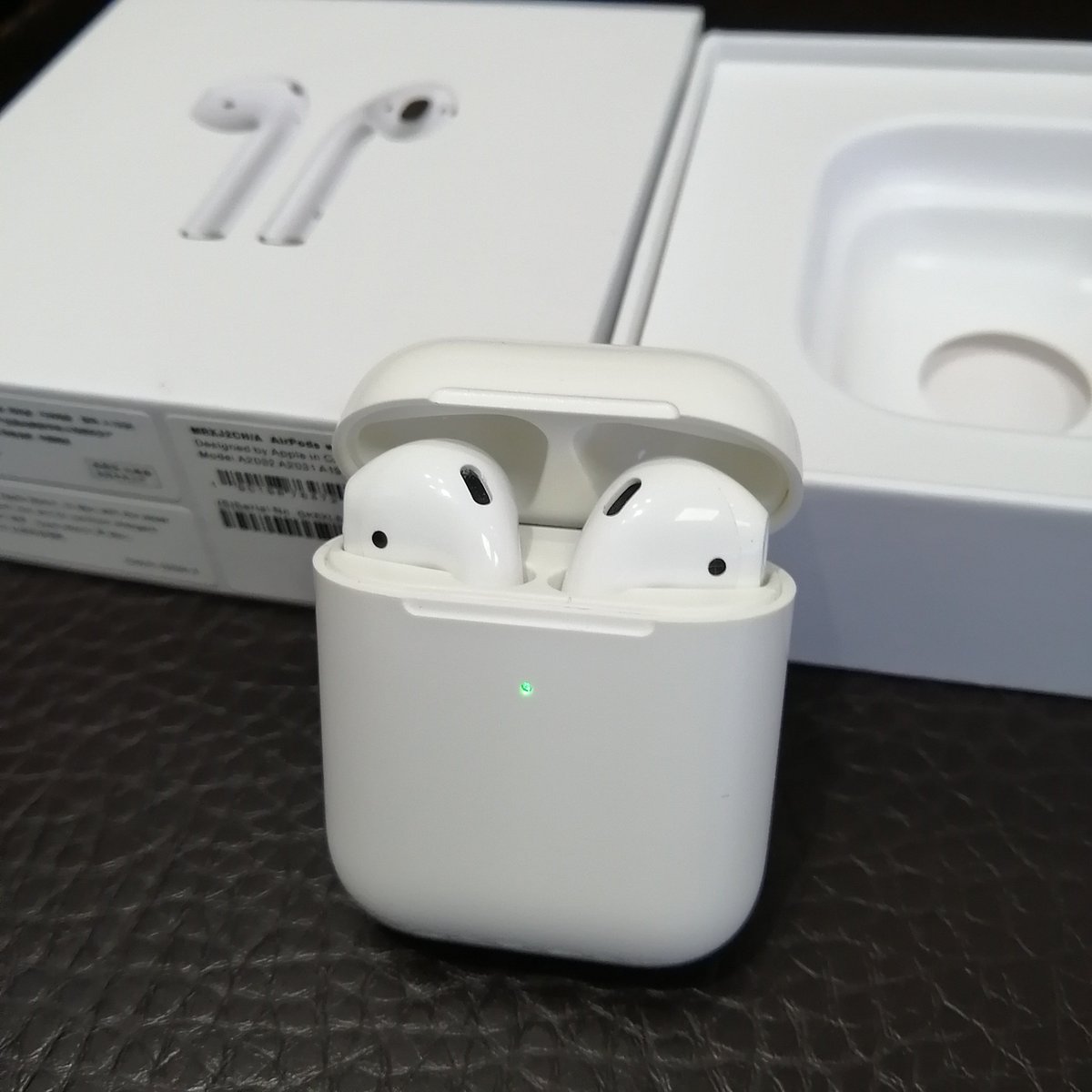 minming_liu's tweet photo. Apple AirPods 2 With Wireless Charging
#apple #iphone #airpods #airpods2 #earphone #headphone #headset #earbuds #earpods #wireless #bluetooth https://t.co/yTJaAIWLWr