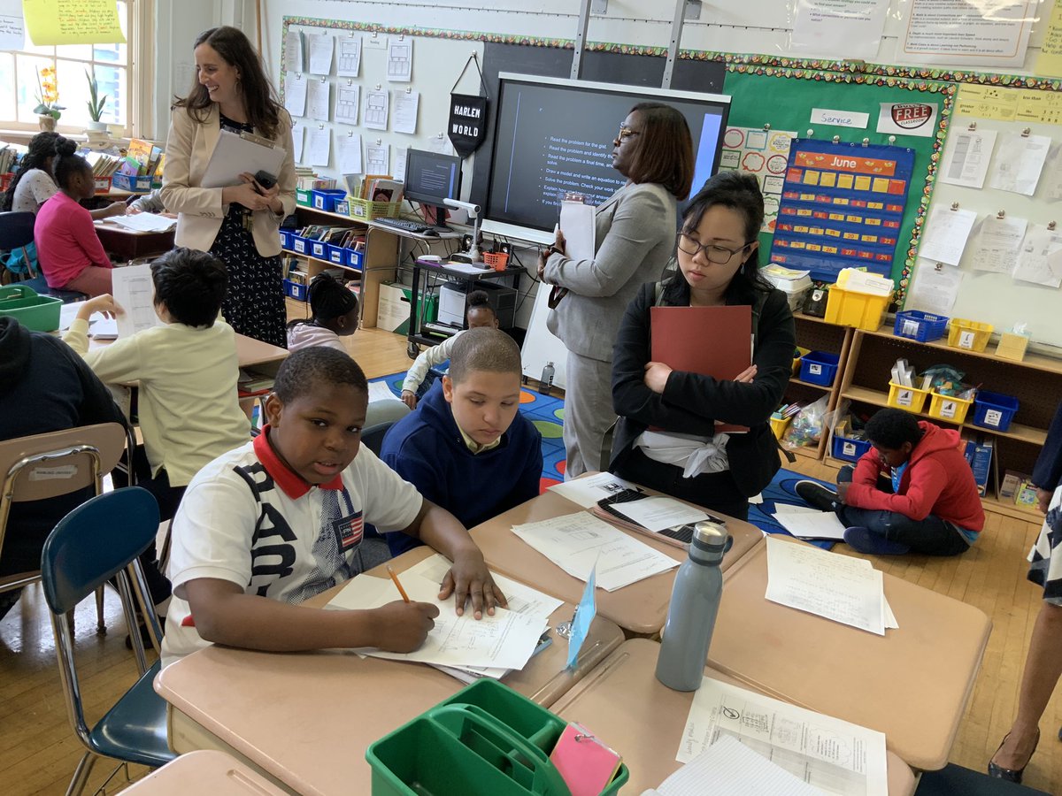 1ManhattanTeam's tweet photo. Along with our first deputy chancellor @CWATSONHARRIS, executive superintendent @MRosalesMBO, Supt @ruxdanika , and OFDC Wonder Woman Helen Kwong enjoyed a thoughtful and productive morning with the scholars of @PS194CC #whatkidscando #roboticsrule #D5rising #joypridefocus https://t.co/YAPNmKKlMU