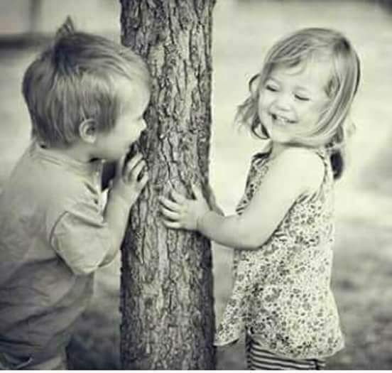 #تغريدة_صباحية
إذا أردت أن تعيد  إنسان للحياة ...
فضع في طريقه إنسان ،،يحبه،،
إنسان يؤمن به  ..
ف العقاقير وحدها لا تكفي.