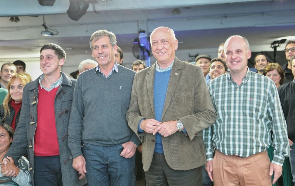 AntonioBonfatti's tweet photo. ¡#CompromisoSantafesino con los emprendedores y la producción! Junto a @emiliojaton reafirmamos nuestro apoyo a la economía social, a las cooperativas, al comercio y a los sectores productivos que hacen crecer la ciudad. ¡Más y mejor trabajo para Santa Fe! https://t.co/dm3r2Ric33