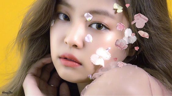 "I wanted to express through the song Solo that everyone's existence alone is beautiful enough to let them shine. So to our ever-shining  #blinks  , than you for giving me so much love that enabled to me successfully complete Solo's promotions" -  #Jennie  #Blackpink    #Jenniekim