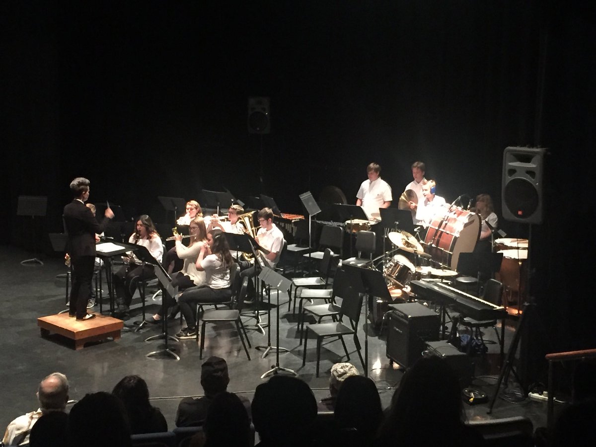 shayepatras's tweet photo. @woodhavenMS gr8&9 students are doing a great job performing in the concert band with @Greystoneschool and Prescott learningcentre for their final concert of the year. #psd70. #whpack https://t.co/Y1gARodo1Y