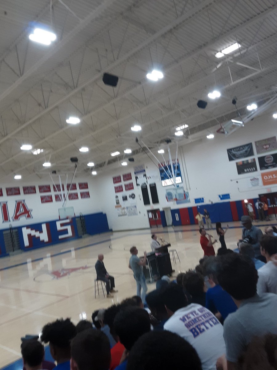 SpencerHoos's tweet photo. #taylorgang could not be more ashamed of the Arizon SUSD for firing my coach. https://t.co/FWMAwy9VZJ
