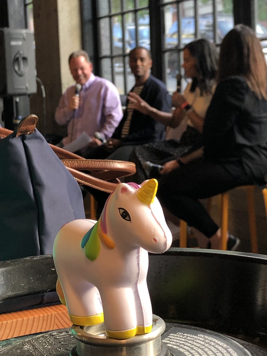 Jacquecoe's tweet image. Fantastic panel at #PRSAPugetSound #BeersandCareers with Dan Lee of #PRTalent at Optimism Brewery