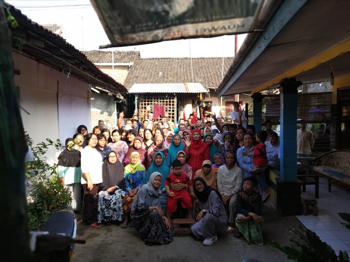 RomaKalandra's tweet photo. Ied Mubarak 1440H
Mohon maaf Lahir &amp; batin https://t.co/v3wRu5p3de