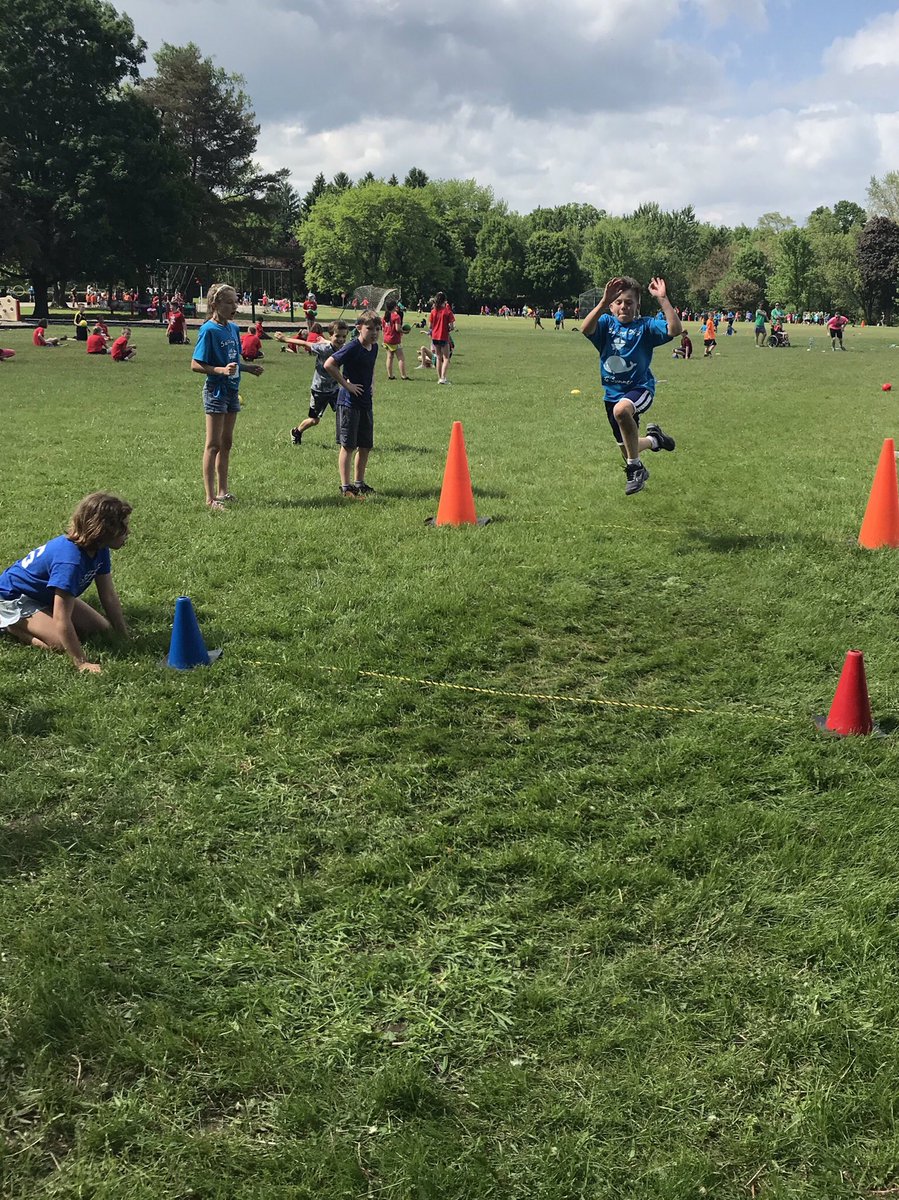 k_farvour's tweet photo. Dixon Dragon Day - such a fun-filled afternoon! #fourthatdixon https://t.co/B8T2znrDzc
