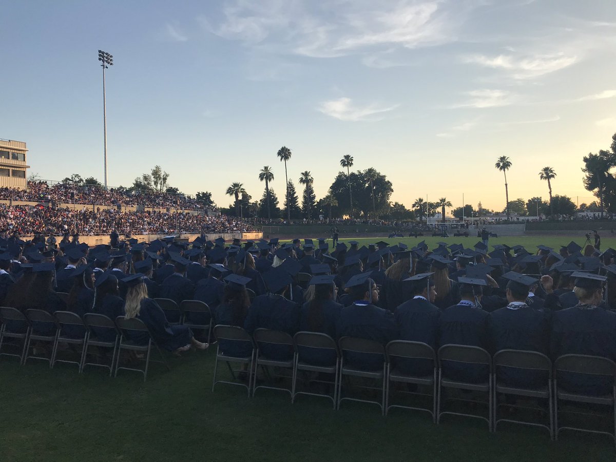 polybiustoto's tweet photo. Commencement night for Redwood High School.  Congratulations RHS graduates!  #VisaliaUSD https://t.co/UONXdlQQs4