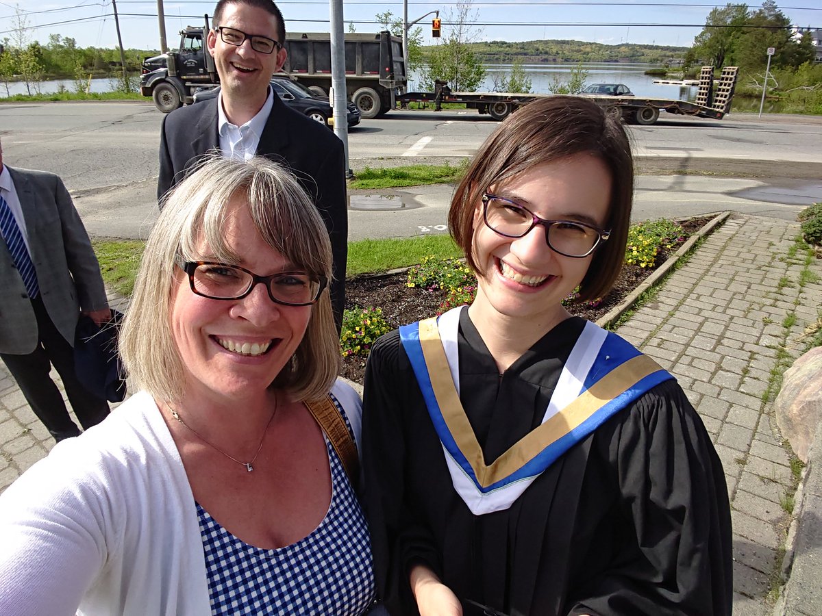 CrystalJonesA's tweet photo. Congratulations to my amazing daughter on completing her #psychologydegree #voyageurs2019 #koolsummerselfie @PaulSadlon https://t.co/4qFPDOpwRF