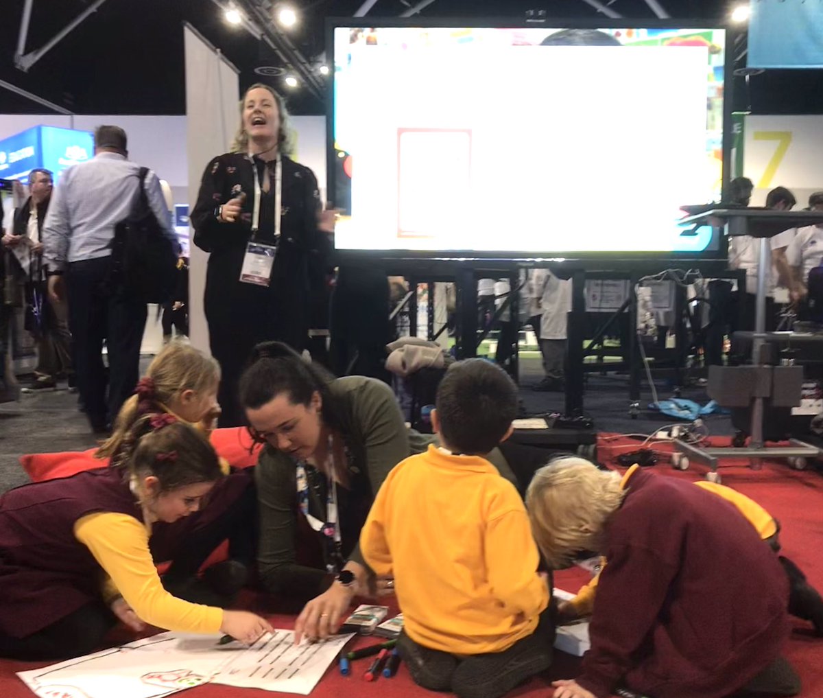learnPSNSW's tweet photo. The talented Kindi students from @OrangeGrovePS demonstrating their collaborative work using Ozobots. Coding technologies at work, right from the start of school. #NSWDoE #T4L #EduTECH #STEMShare https://t.co/7lbAGUWMb6