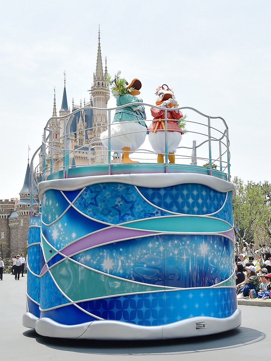 Dtimes 東京ディズニーランド ディズニー七夕デイズ19 グリーティング ドナルドダック デイジーダックはフロートに乗って登場 願い事をするかわいいドナルド 詳細 T Co Apzufx3xqp