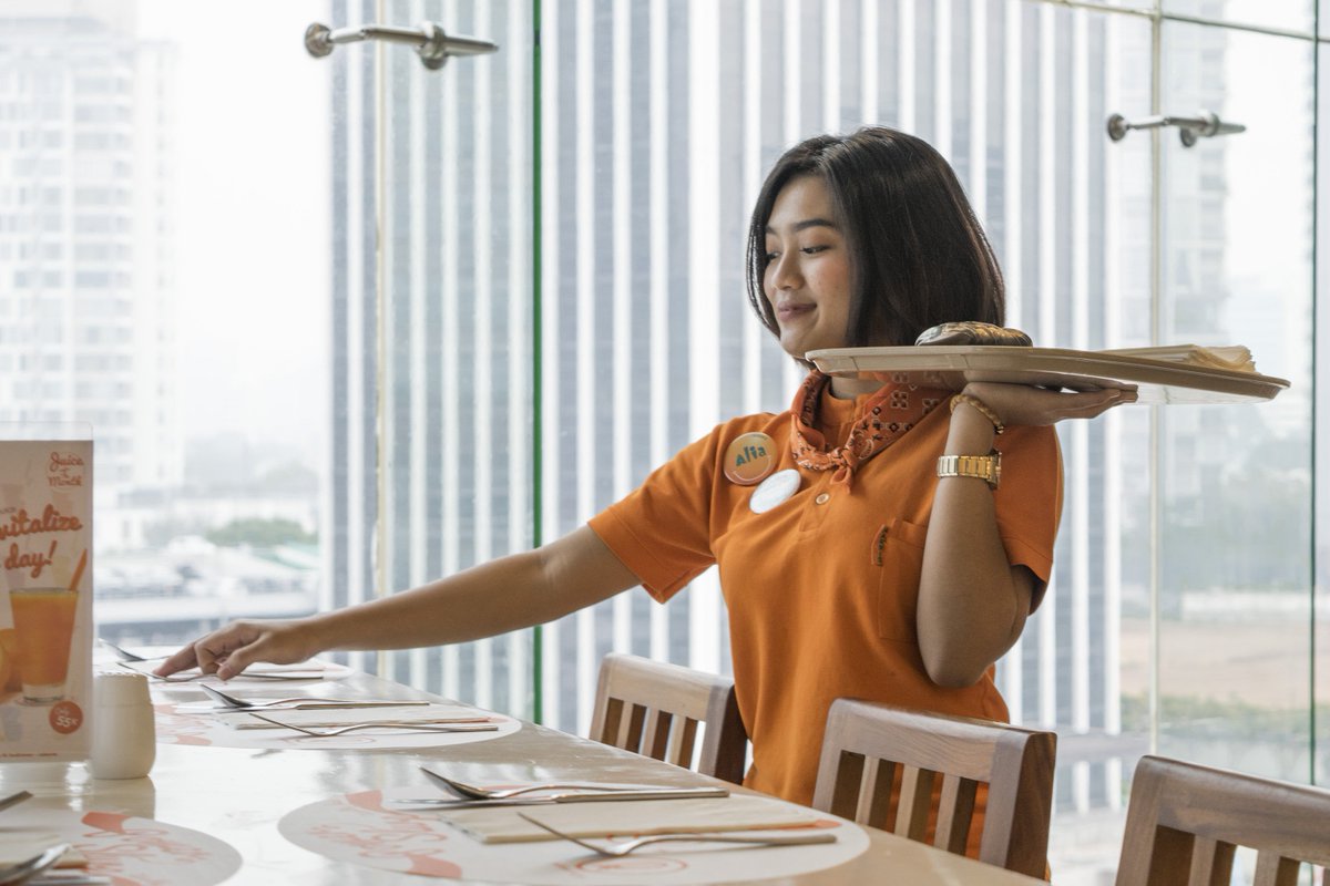 Be pamper with our genuine smile, and finest services from our HARRIS fX players
.
.
.
#food #buffet #healthylifestyle #sudirmanarea #HARRISfX