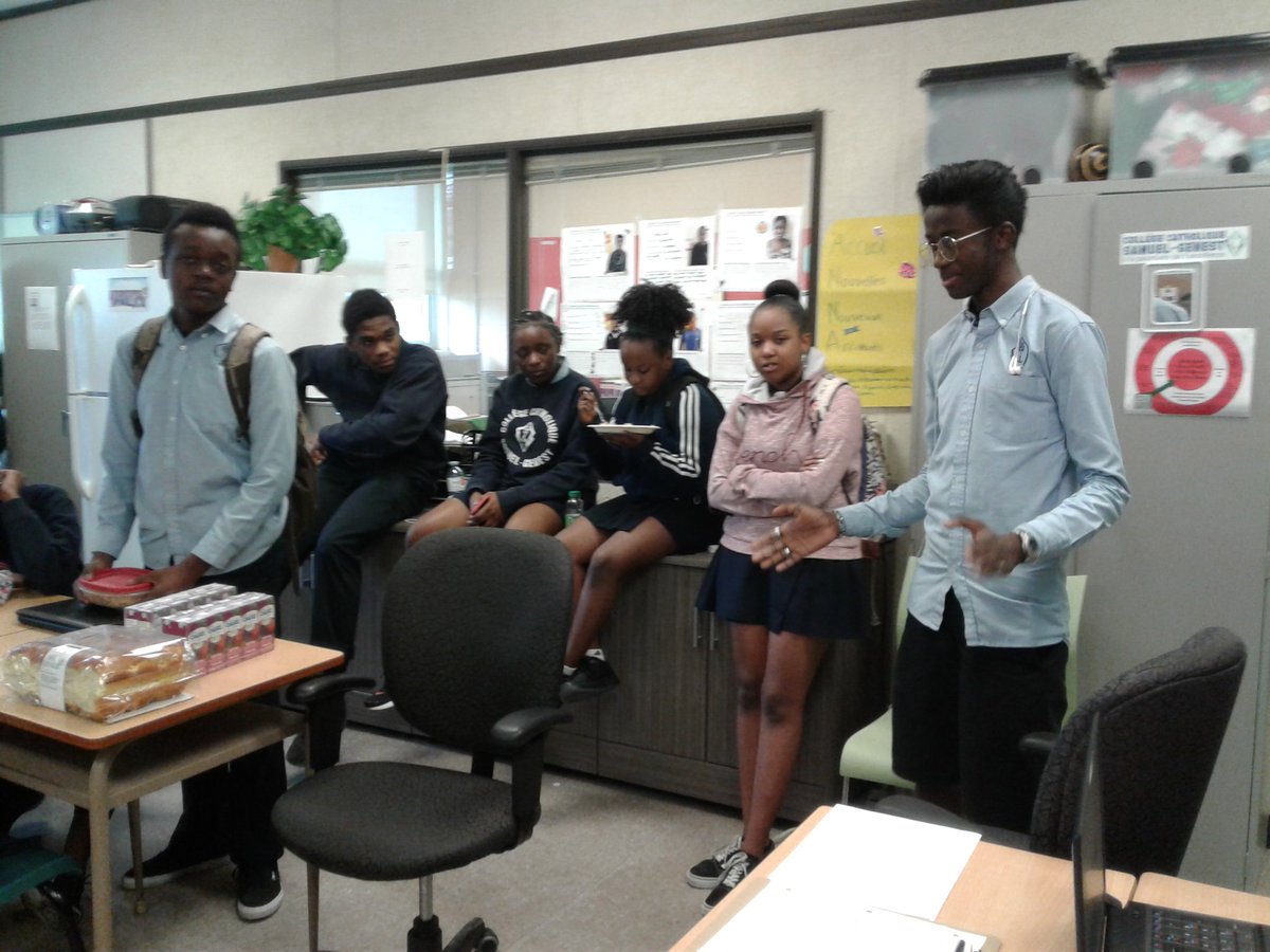 Yvonne Katchunga@Téé tweet media