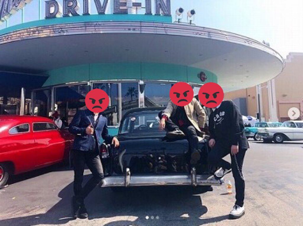 Usjで展示されている貴重なレストア車のボンネットに乗って記念写真 注意喚起も出てるから乗らないで だから撤去されていたのか Togetter Usjで展示されている貴重なレストア車のボンネットに乗って記念写真 注意喚起も出てるから乗らないで だから撤去されていたのか Togetter