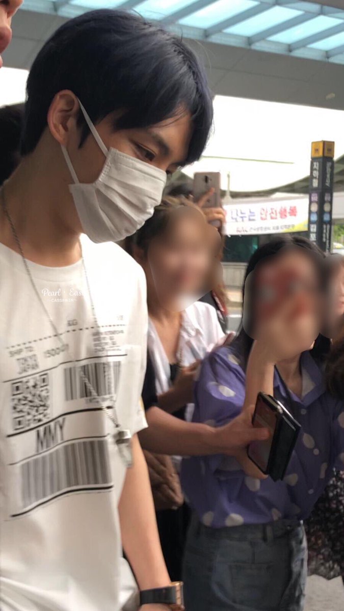 PEARLEASThk's tweet photo. Jaejoong at Gimpo arrival 
短暫回國的在中
韓国に到着🇰🇷

@bornfreeonekiss 
#ジェジュン  #JYJ #김재중 #재중 #영웅재중 #kjj #kimjaejoong #jaejoong #jejung #金在中 https://t.co/fno8z62fMt