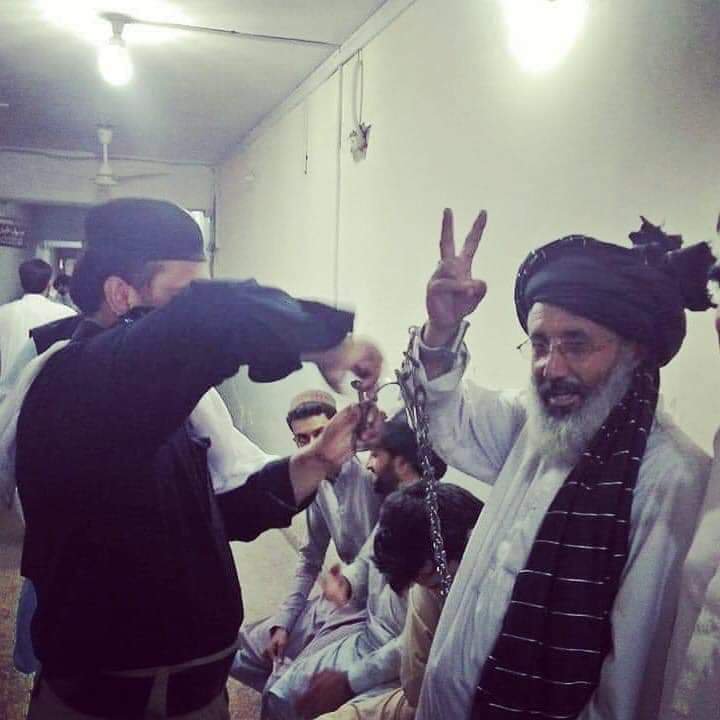 AhmadZiaOsman's tweet photo. راوړه زولنی چي اول ښکل بیا یه په پښو کړم
د میني کار کي مـــا لــــــــــره زندان مه یادوه
#PeshawarSitIn
#ReleasePTMActivists
@a_siab https://t.co/OJQmd4wNxW https://t.co/Z3wgaT130b