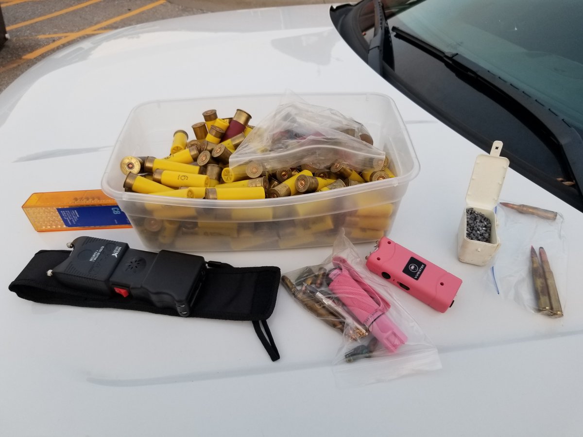 Lincoln_Police's tweet photo. GOOD-WON'T
Helpful Tip:
Please don't place your "donation" of shotgun shells, mace, stun guns, or rifle rounds in the @GoodwillIntl donation box....
Easy call to the @Lincoln_Police and they'll send a friendly Officer by to pick them up
#LPD #NotSoGoodWill via @LPDUpAllNight https://t.co/pV6DpF7w4w