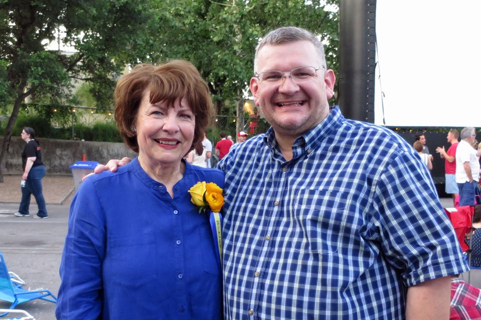 GrahmsGuide's tweet photo. I think my highlight of @ATXFestival Season 4 was meeting the lovely @mamalou8 at the June 5, 2015 screening of @nbcfnl.
What will Season 8 have in store? 🤔
#ATXTVs4 #ATXTVs8 https://t.co/iEzR7CfstH