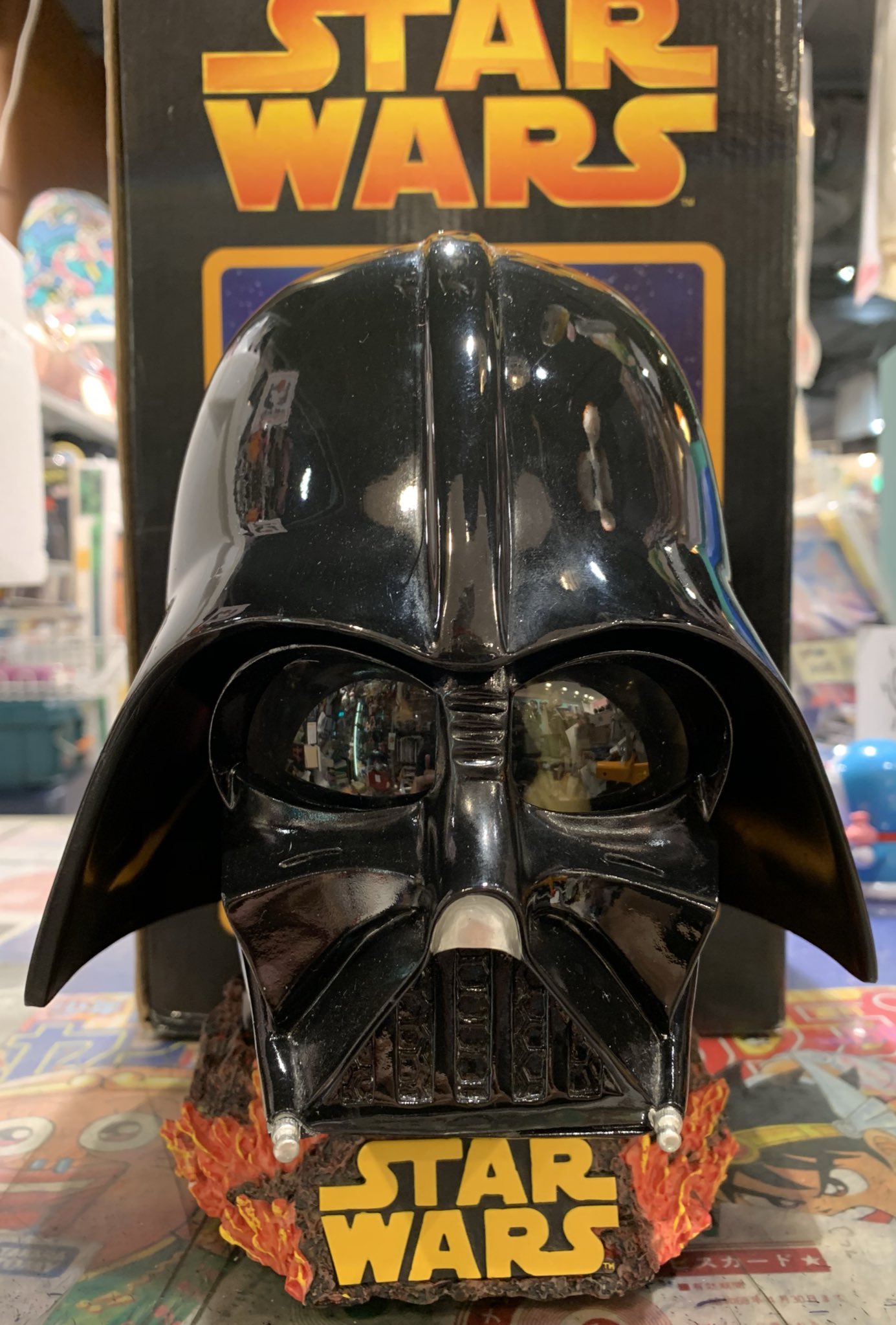 טוויטר アダムスキー בטוויטר ダースベイダーのヘッド スノードーム入荷しました ライトアップとベイダーの呼吸音が鳴る機能が搭載されており 目の所からエピソード3の最終決戦が見れます 普通のスノードームとは一味違った一品です T Co Gjbr7inodp
