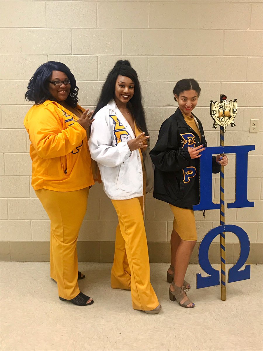 its_ashakay's tweet photo. @arielmoneaaaa 3-2-1 I love my LSs ๐๐๐๐ #PiObred #SPR17 #CategoryV https://t.co/BzjcnPutDS