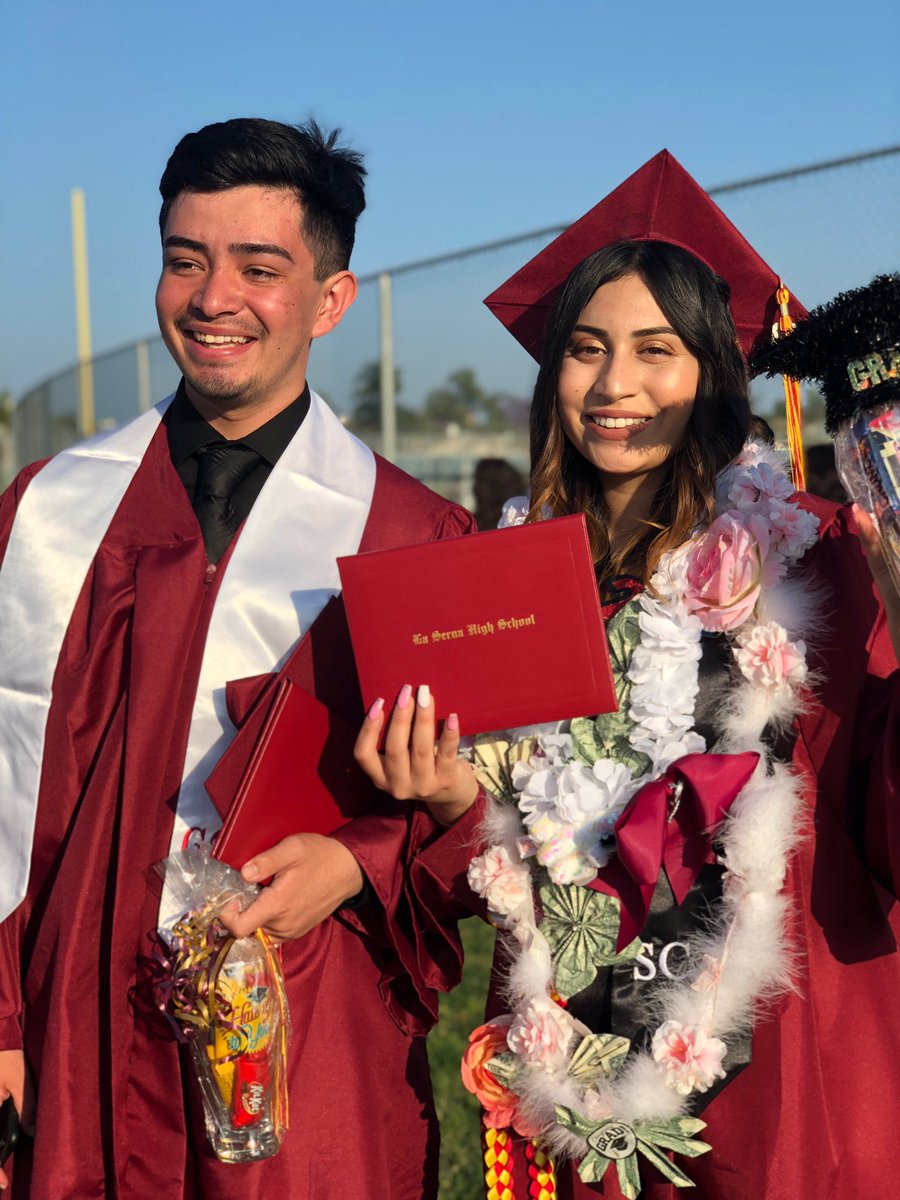 lelfaro's tweet photo. We out this b 👨‍🎓 https://t.co/IZ4iinv0B4