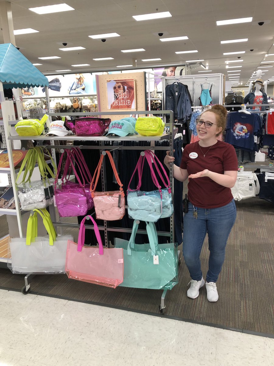 Tylerattarget's tweet photo. Style TL, Sierra, is the queen of merchandising summer accessories! #TheRidge https://t.co/Sx93JifNzJ