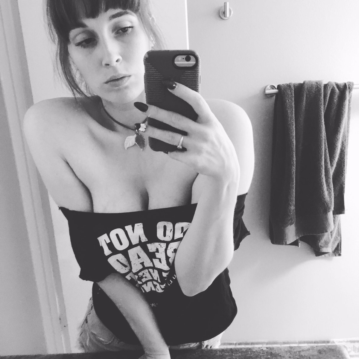 Simply Sarawr (18+)’s pics and videos